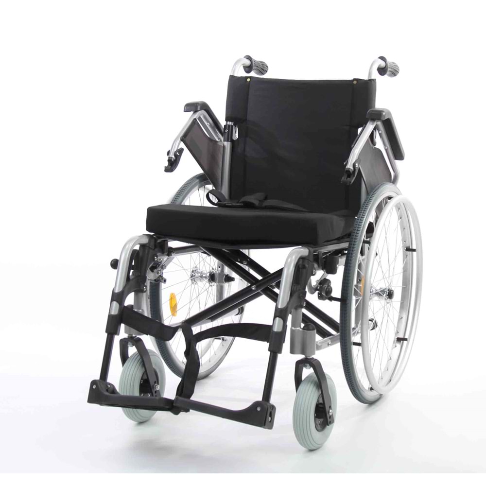 SW-M466 HAFİF MANUEL TEKERLEKLİ SANDALYE